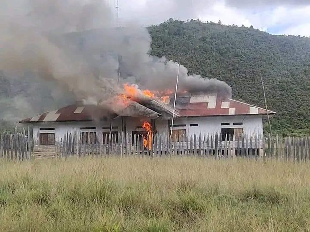 Polisi Selidiki Kasus Pembakaran Kantor Distrik Yatamo Papua